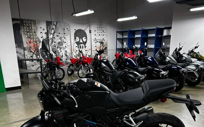 2025 Honda CB300R ABS