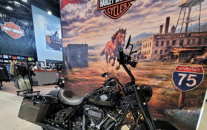 2025 Harley-Davidson® Road King® Special Vivid Black FLHRXS
