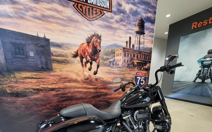 2025 Harley-Davidson® Road King® Special Vivid Black FLHRXS