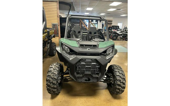 2026 Can-Am COMMANDER DPS 700