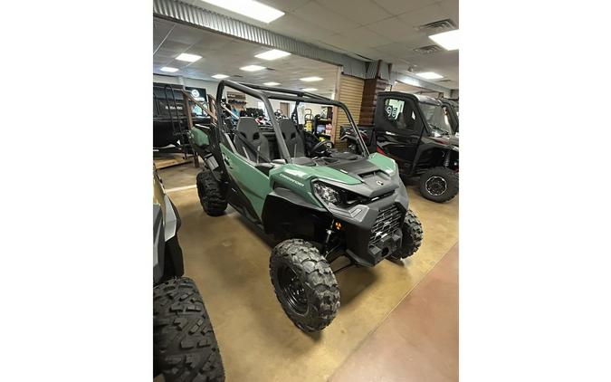 2026 Can-Am COMMANDER DPS 700