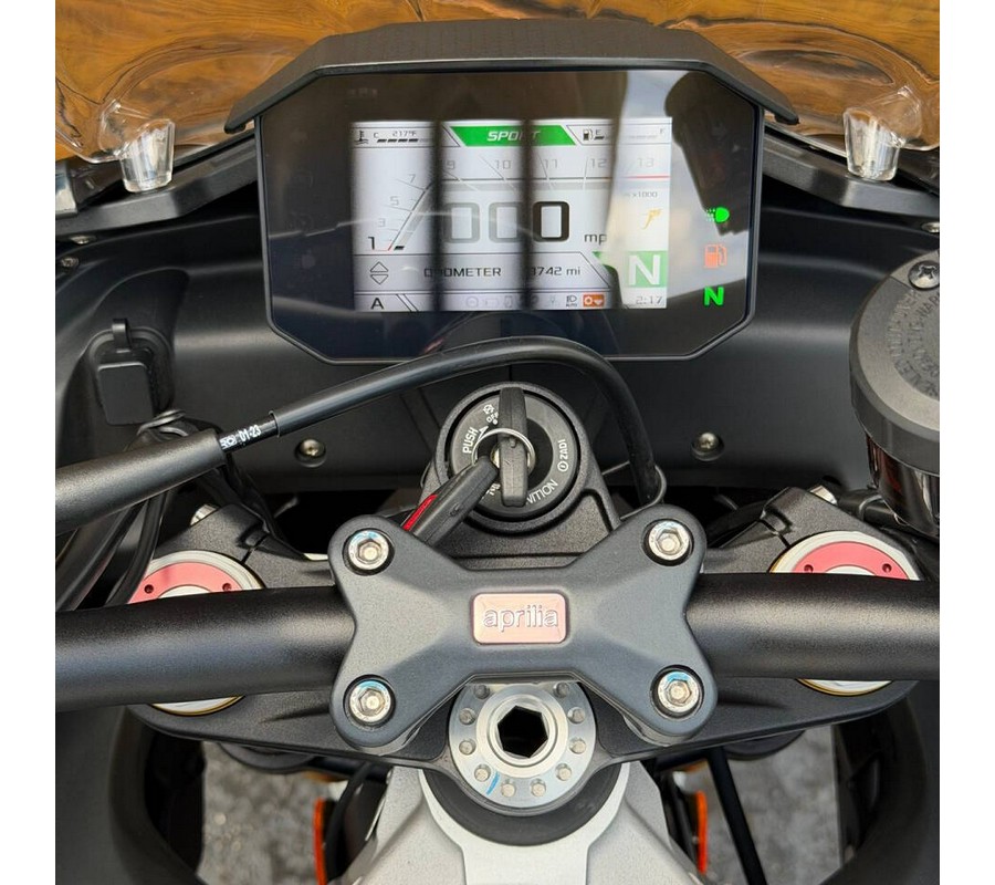 2023 Aprilia TUONO V4 RR 1100