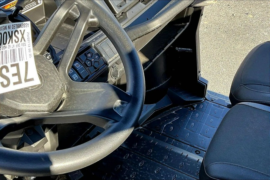 2025 Can-Am Defender XT HD7