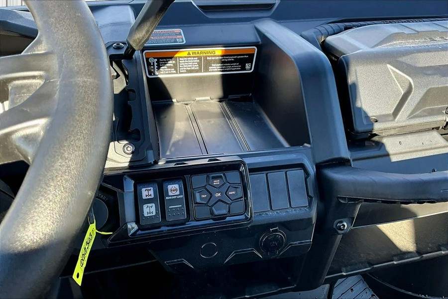 2025 Can-Am Defender XT HD7