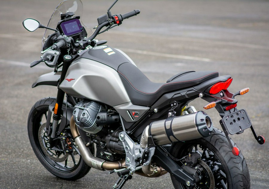 2025 Moto Guzzi V85 Strada