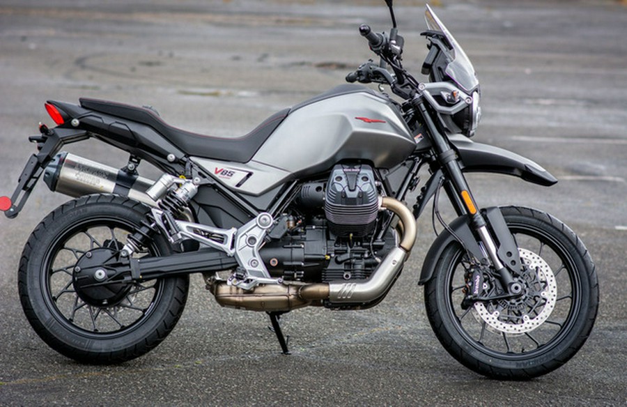 2025 Moto Guzzi V85 Strada
