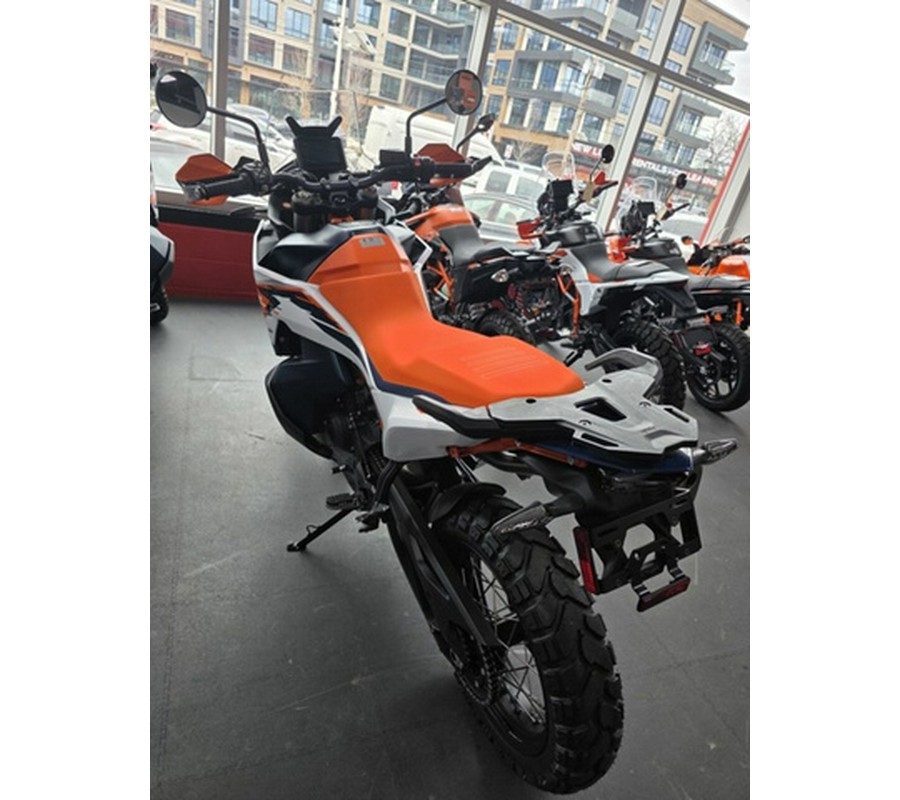 2025 KTM Adventure 890 R