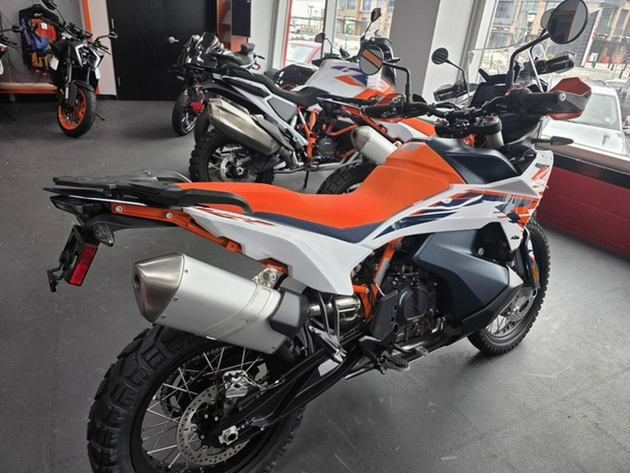 2025 KTM Adventure 890 R