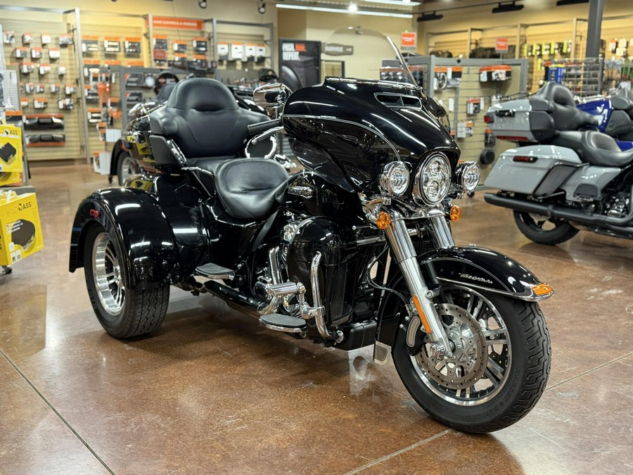 FLHTCUTG 2014 Tri Glide Ultra