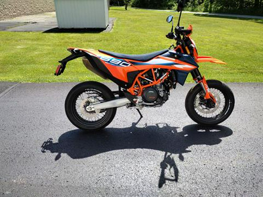 2024 KTM 690 SMC R