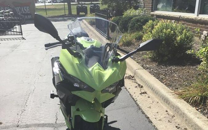 2026 Kawasaki Ninja® 500 SE ABS