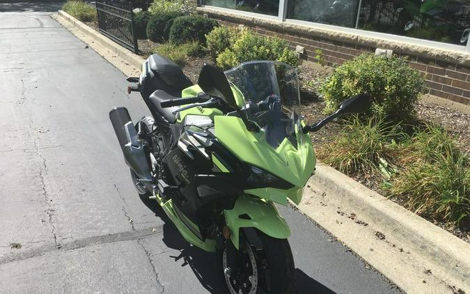 2026 Kawasaki Ninja® 500 SE ABS