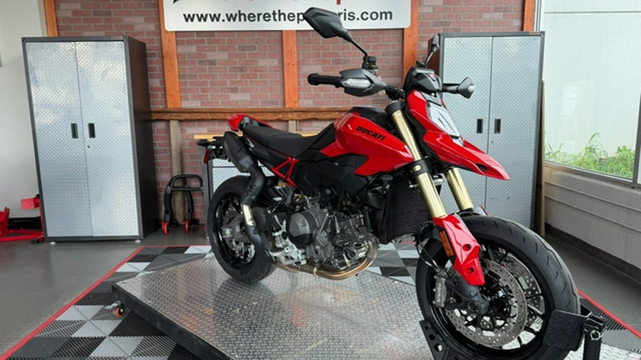 2026 Ducati Hypermotard V2