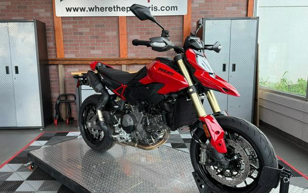 2026 Ducati Hypermotard V2