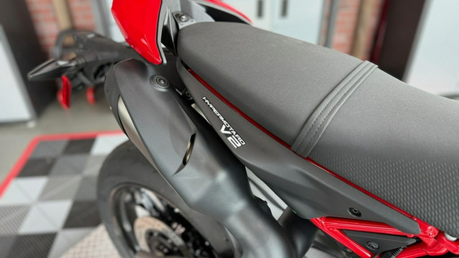 2026 Ducati Hypermotard V2