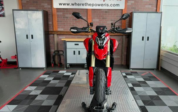 2026 Ducati Hypermotard V2