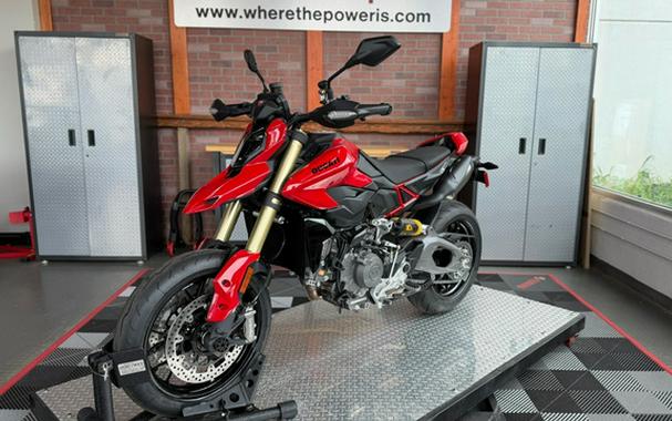 2026 Ducati Hypermotard V2