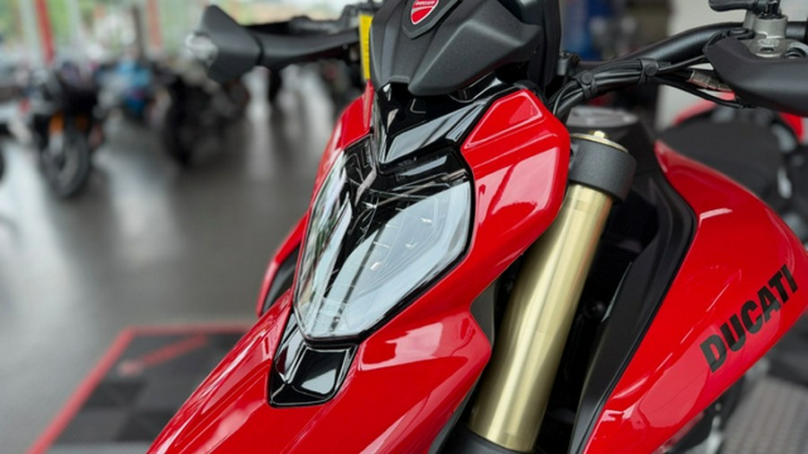 2026 Ducati Hypermotard V2
