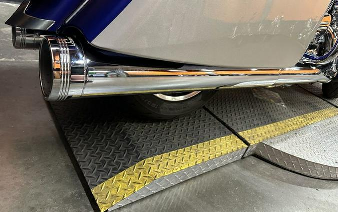 2024 Indian Roadmaster Spirit Blue Metallic/Silver Quartz Met