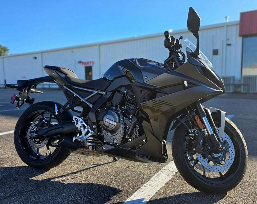 2025 GSX8R - Suzuki