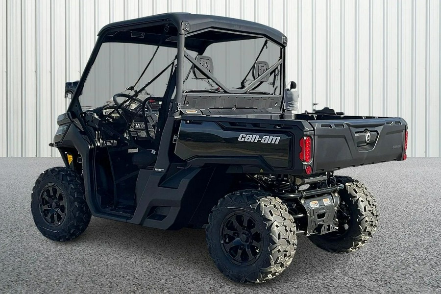 2025 Can-Am Defender XT HD9