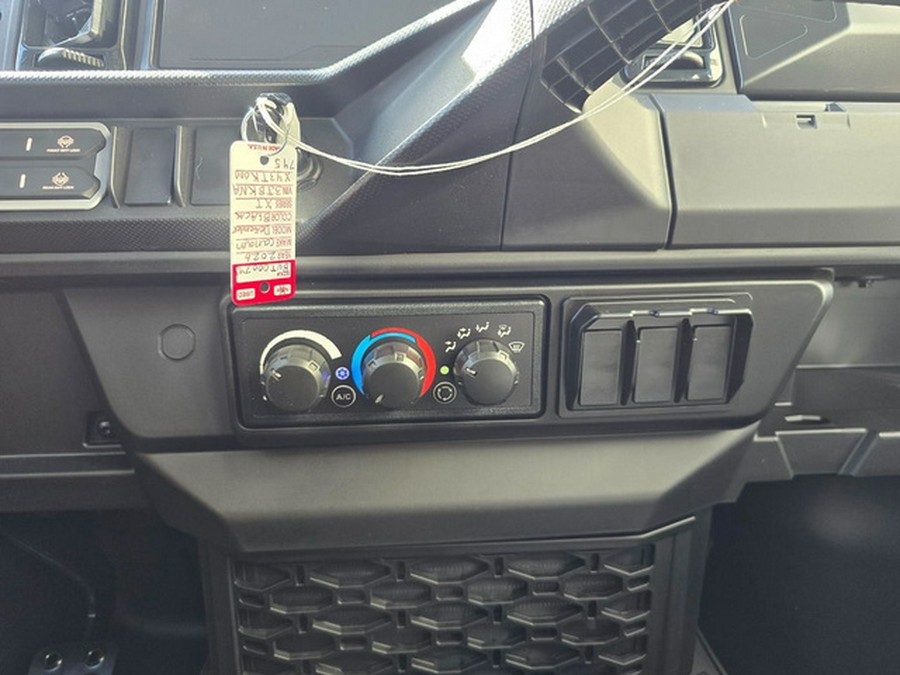 2026 Can-Am Defender MAX XT CAB HD11