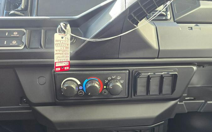 2026 Can-Am Defender MAX XT CAB HD11