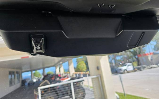 2026 Can-Am Defender MAX XT CAB HD11