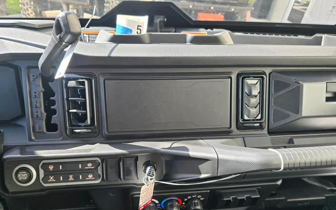 2026 Can-Am® Defender MAX XT CAB HD11