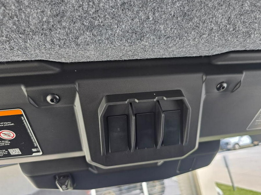 2026 Can-Am® Defender MAX XT CAB HD11