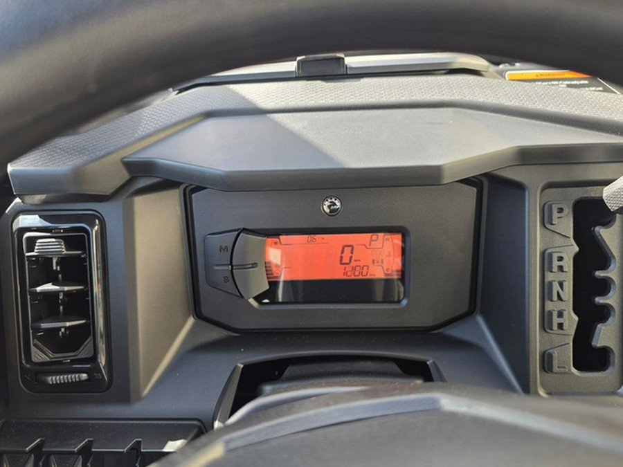 2026 Can-Am Defender MAX XT CAB HD11
