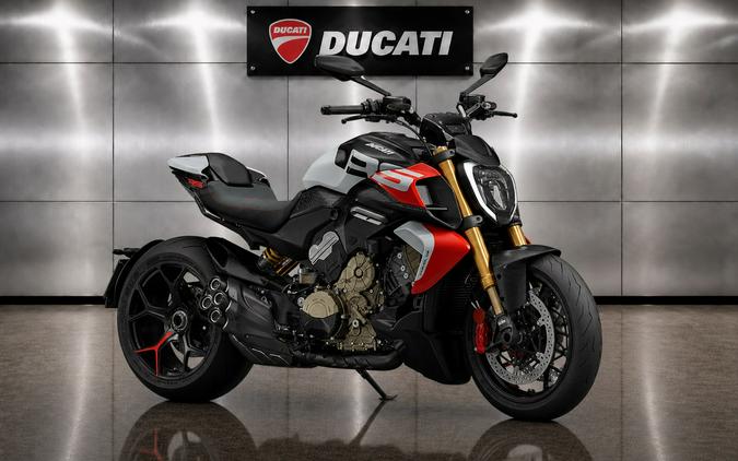 2026 DUCATI DIAVEL V4 RS