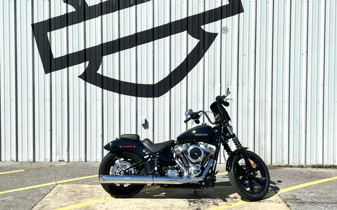 2025 Harley-Davidson® Street Bob® Vivid Black w/Cast Wheels
