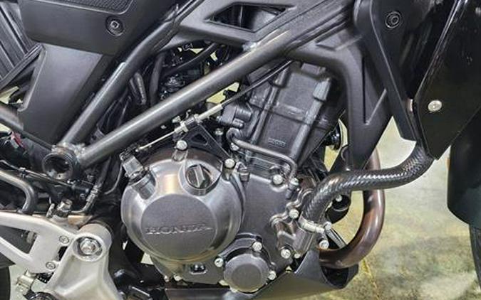 2025 Honda CB300R ABS