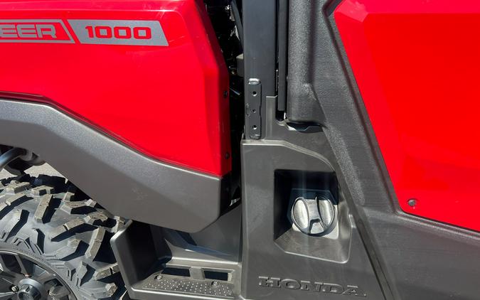 2026 Honda Pioneer 1000 Deluxe