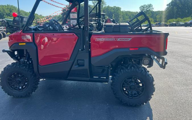 2026 Honda Pioneer 1000 Deluxe