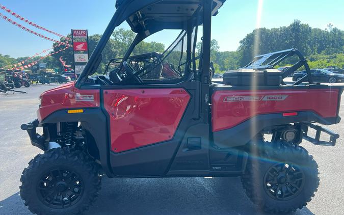 2026 Honda Pioneer 1000 Deluxe