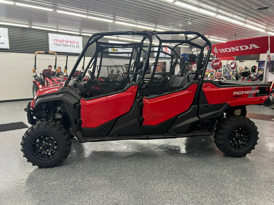 2025 Honda Pioneer 1000-6 Deluxe Crew