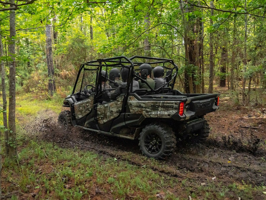 2025 Honda Pioneer 1000-6 Deluxe Crew