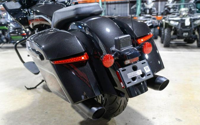 2026 Indian Motorcycle Challenger® Dark Horse® Signature Series