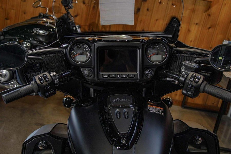 2024 Indian Motorcycle® Roadmaster® Dark Horse® with PowerBand Audio Package