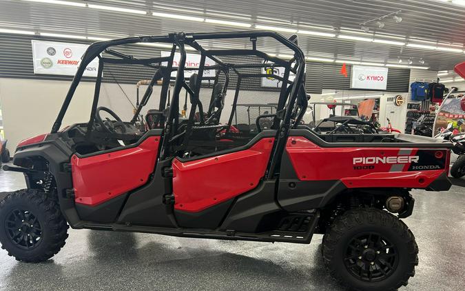 2025 Honda Pioneer 1000-6 Deluxe Crew