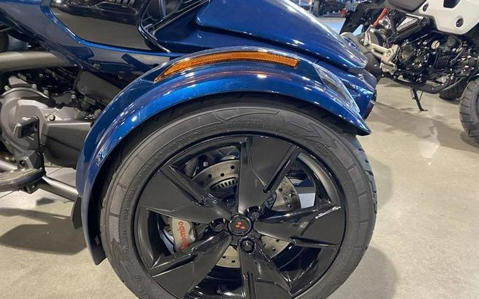 2023 Can-Am® Spyder F3 Limited Dark Wheels