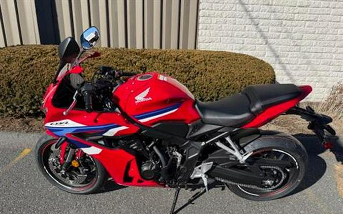 2025 Honda CBR650R E-Clutch