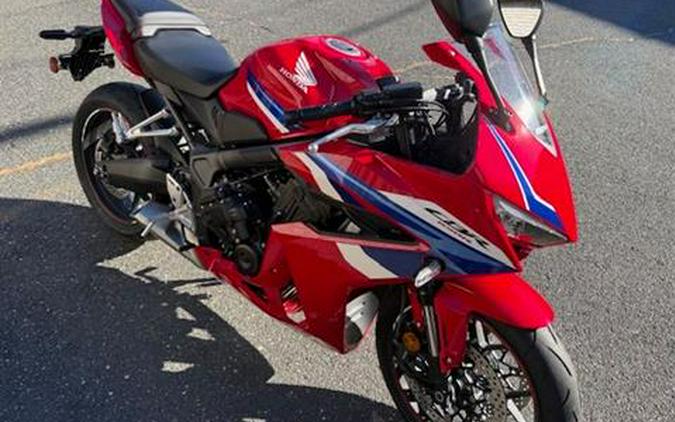 2025 Honda CBR650R E-Clutch