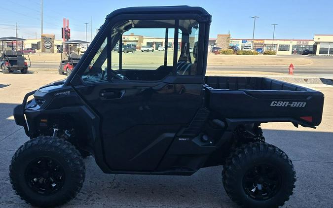 2026 Can-Am® Defender XT CAB HD11 With 10.25 in.display