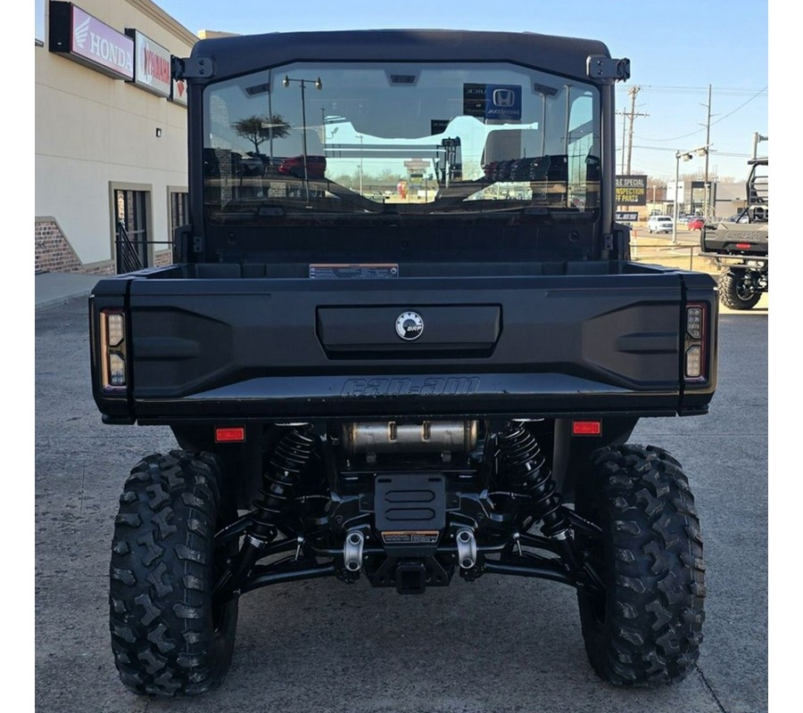 2026 Can-Am® Defender XT CAB HD11 With 10.25 in.display
