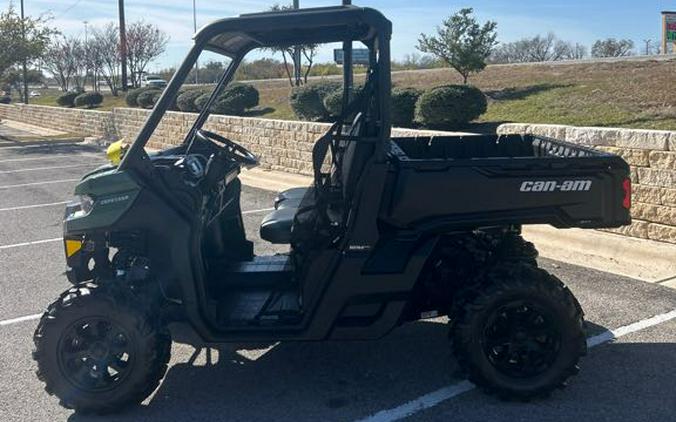 2025 Can-Am Defender DPS HD10