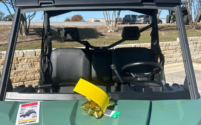 2025 Can-Am Defender DPS HD10