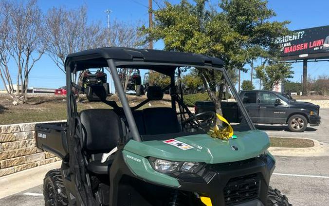 2025 Can-Am Defender DPS HD10